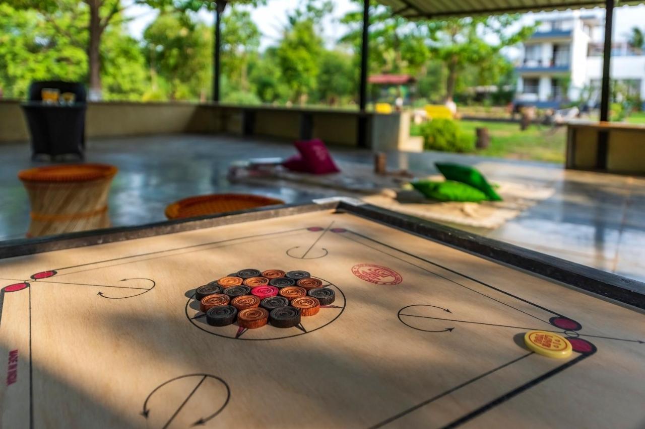 Saffronstays Lakeview Nivara - Farm Stay Villa With Private Pool Near Pune Extérieur photo
