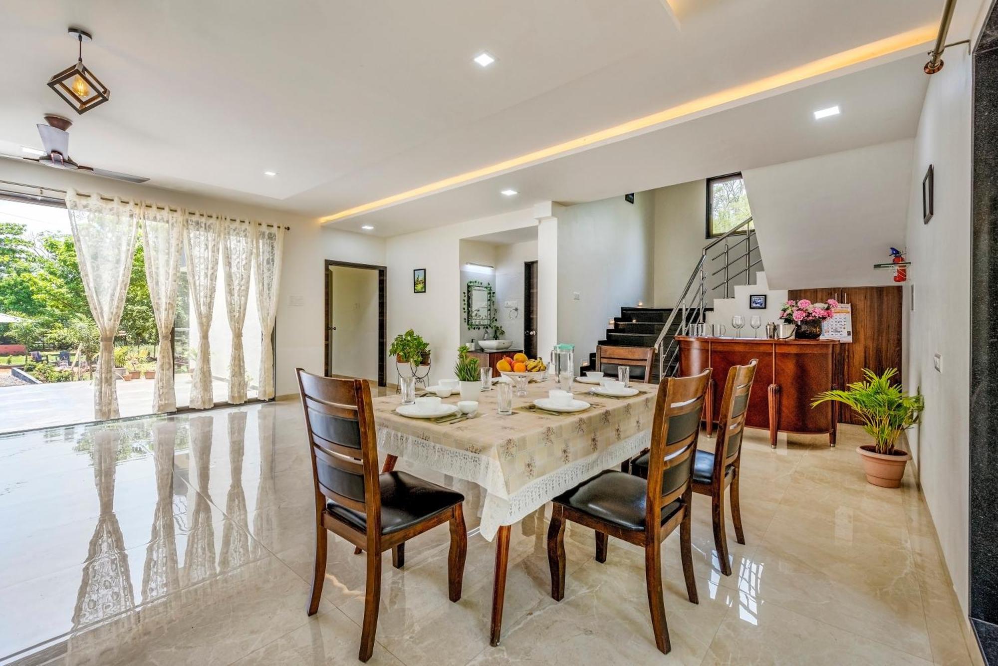 Saffronstays Lakeview Nivara - Farm Stay Villa With Private Pool Near Pune Extérieur photo
